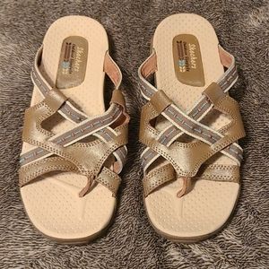 Nwot skechers sandals